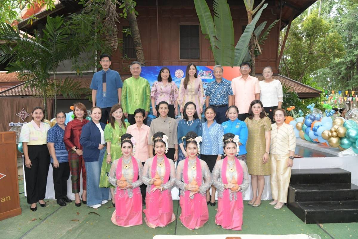 สพจ.นนทบุรีร่วมงานแภลงข่าวโครงการวันเดียวเที่ยวเมืองนนท์