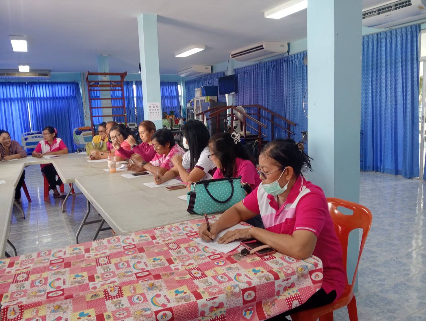 พช. ปากเกร็ด ประชุมคณะกรรมการพัฒนาสตรีตำบลคลองข่อย