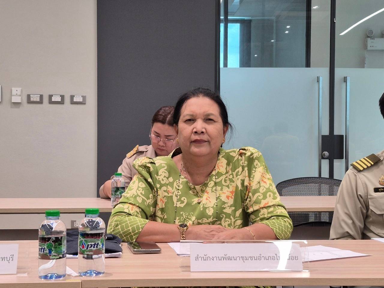 พช.นนท์ ร่วมประชุมเตรียมจัดกิจกรรมเกี่ยวข้าว ปตท. ไทรน้อย รอบ2