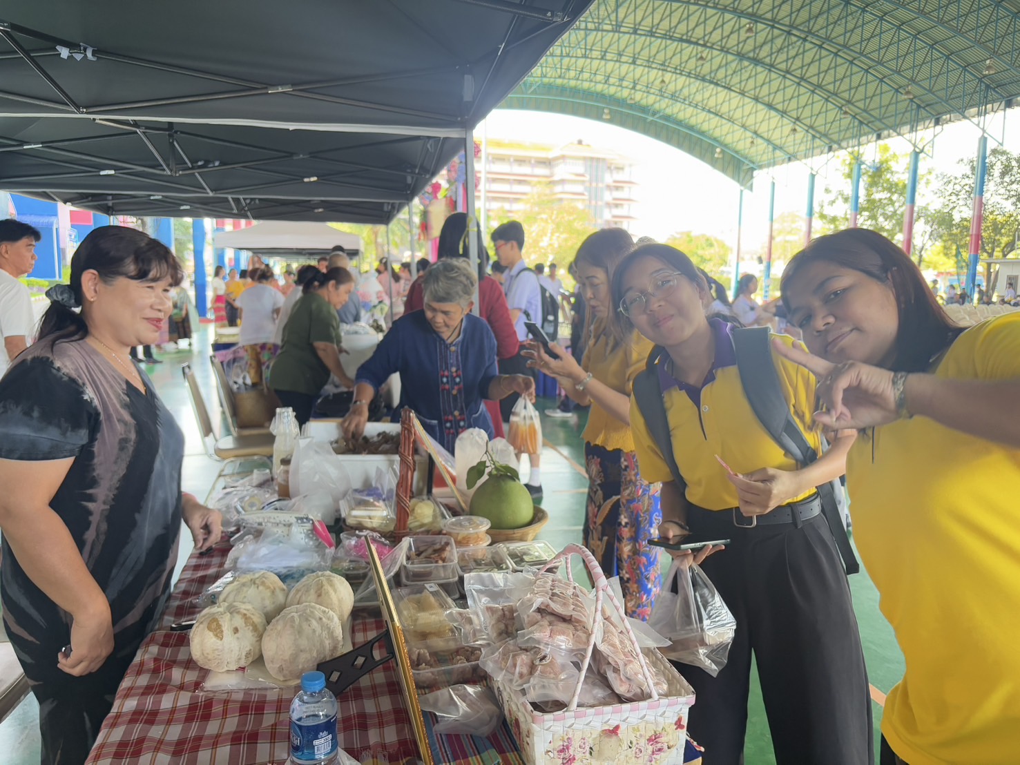 พช.บางกรวย เยี่ยมเยียนผู้ประกอบการ OTOP อำเภอบางกรวย ในงาน “รักษ์ภูมิปัญญาชีพถิ่นนนท์”