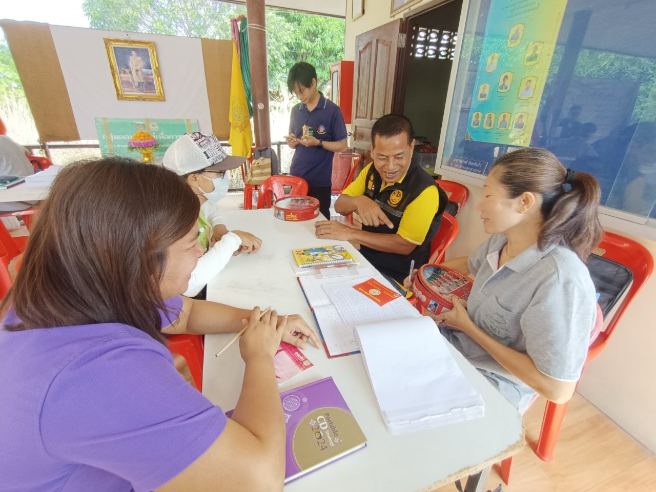 สพจ.นนทบุรีร่วมกับสพอ.บางกรวยดำเนินการตรวจสอบการดำเนินงานกลุ่มออมทรัพย์เพื่อการผลิต