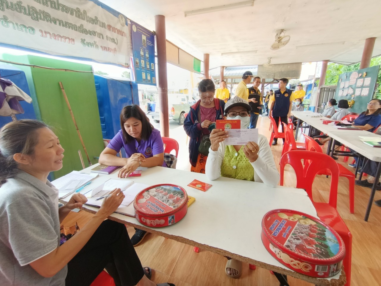 สพจ.นนทบุรีร่วมกับสพอ.บางกรวยดำเนินการตรวจสอบการดำเนินงานกลุ่มออมทรัพย์เพื่อการผลิต