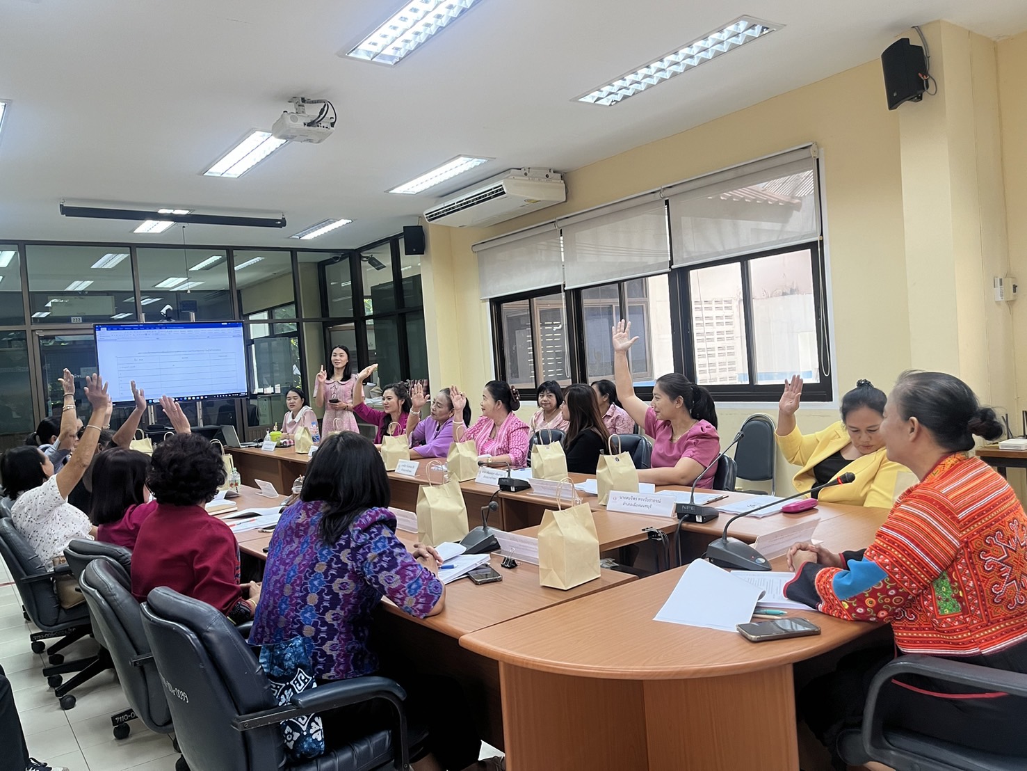 สพอ.เมืองนนทบุรีประชุมคัดเลือกคณะทำงานขับเคลื่อนกองทุนพัฒนาบทบาทสตรีจังหวัดนนทบุรี ครั้งที่ 8/2567