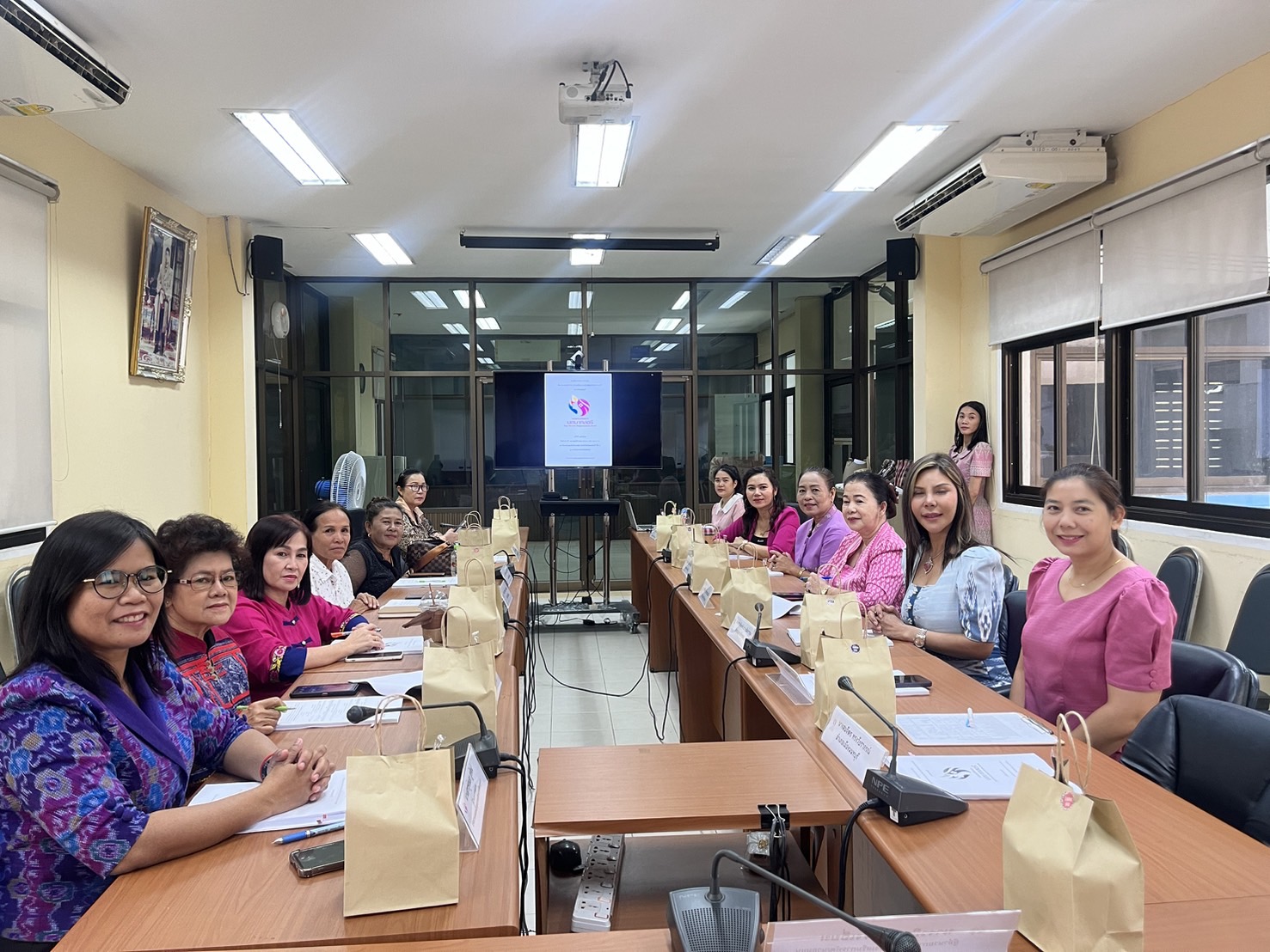สพอ.เมืองนนทบุรีประชุมคัดเลือกคณะทำงานขับเคลื่อนกองทุนพัฒนาบทบาทสตรีจังหวัดนนทบุรี ครั้งที่ 8/2567