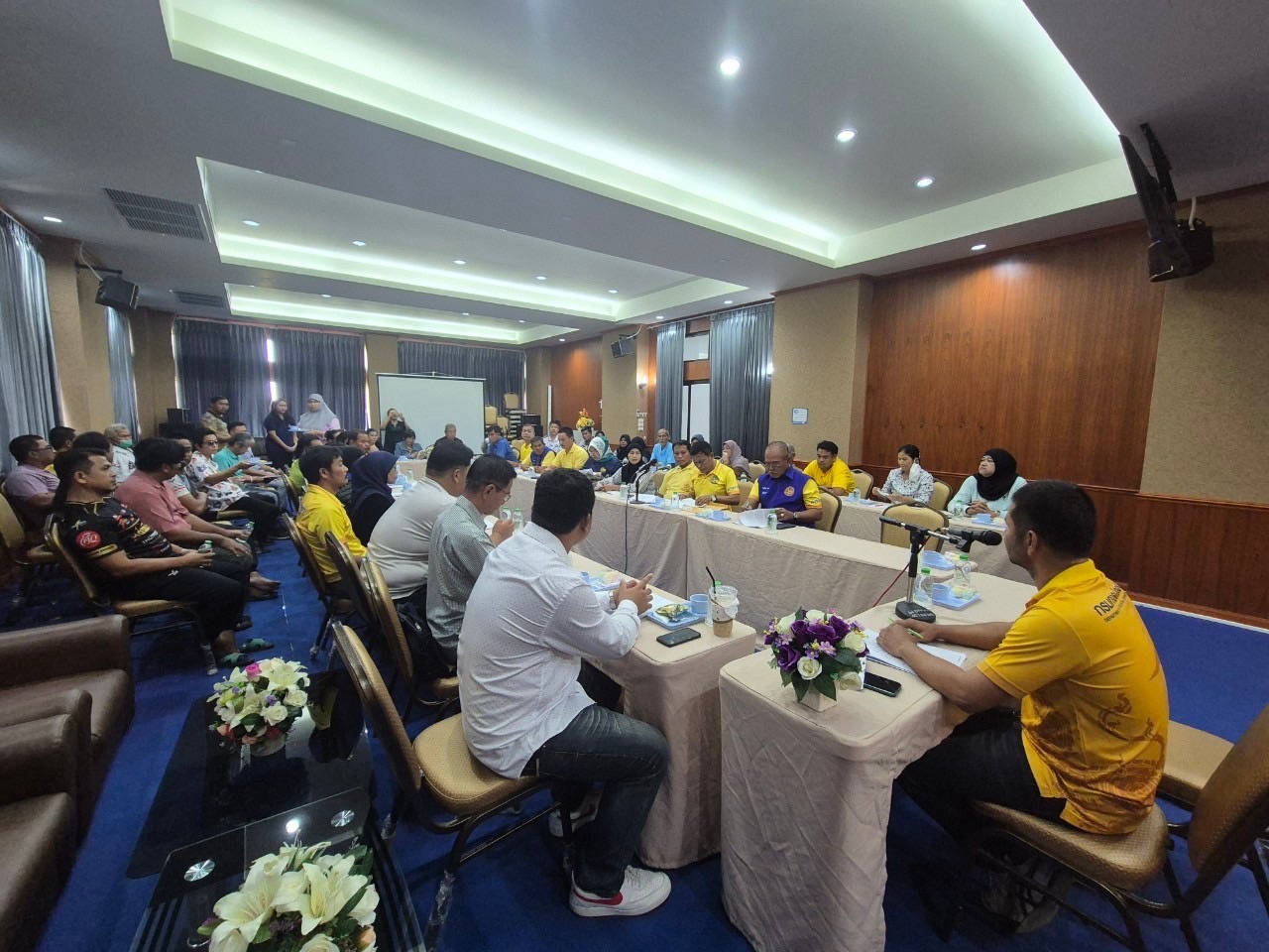 🪭พช.บางบัวทอง ประชุมสร้างความรู้ความเข้าใจแนวทางการขับเคลื่อนตำบลเข้มแข็ง ตามหลักปรัชญาของเศรษฐกิจพอเพียง ประจำปีงบประมาณ 2568