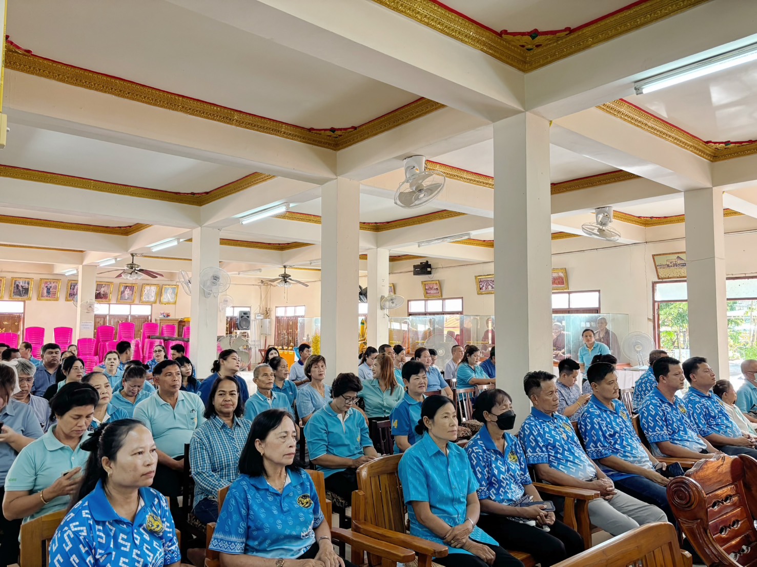 พช.บางบัวทอง พร้อมกับภาคีเครือข่ายกองทุนแม่ของแผ่นดินอำเภอบางบัวทอง จัดกิจกรรมจิตอาสา ๒๕ พฤศจิกายน วันกองทุนแม่ของแผ่นดิน ภายใต้แนวคิด “๒ ทศวรรษ กองทุนแม่ของแผ่นดิน ครอบครัวอบอุ่น ชุมชนเข้มแข็ง”