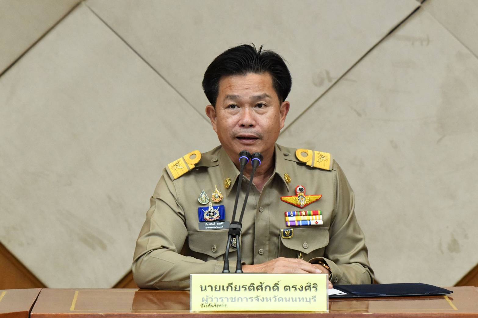 พช.นนท์พร้อมขับเคลื่อนการแก้ไขปัญหายาเสพติดในระดับพื้นที่