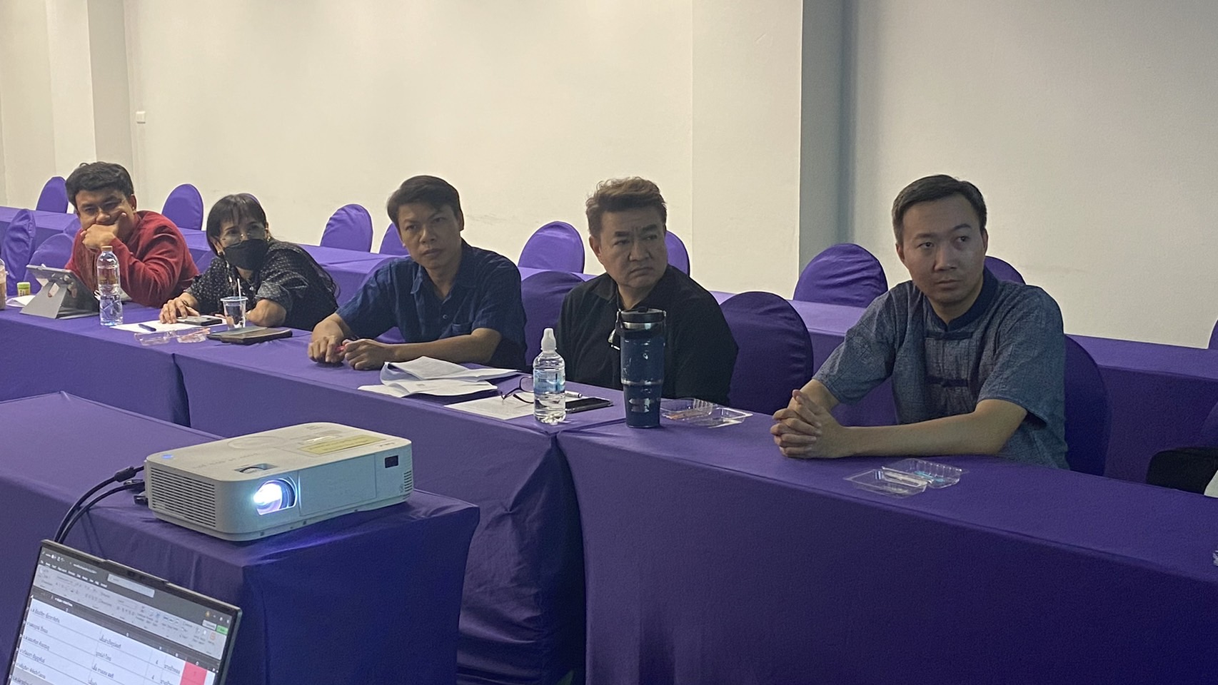 สพอ.เมืองนนทบุรีประชุมคณะกรรมการเครือข่ายผู้ผลิต ผู้ประกอบการหนึ่งตำบล หนึ่งผลิตภัณฑ์ (OTOP) จังหวัดนนทบุรี