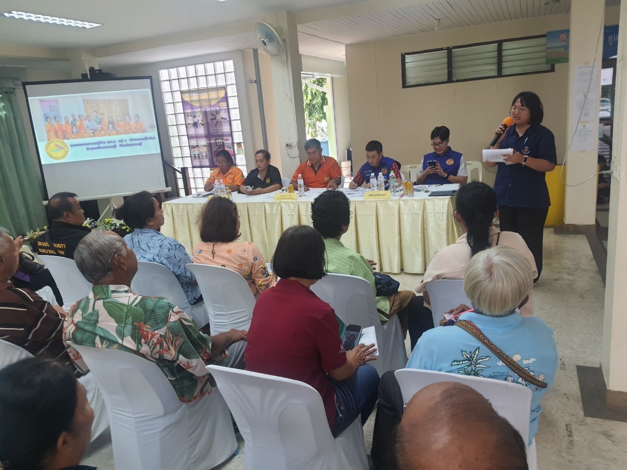 สพอ.เมืองนนทบุรีร่วมประชุมเลือกคณะกรรมการหมู่บ้านผู้ทรงคุณวุฒิ (กม.) หมู่ที่ 1-6 ตำบลบางรักน้อย อำเภอเมืองนนทบุรี จังหวัดนนทบุรี