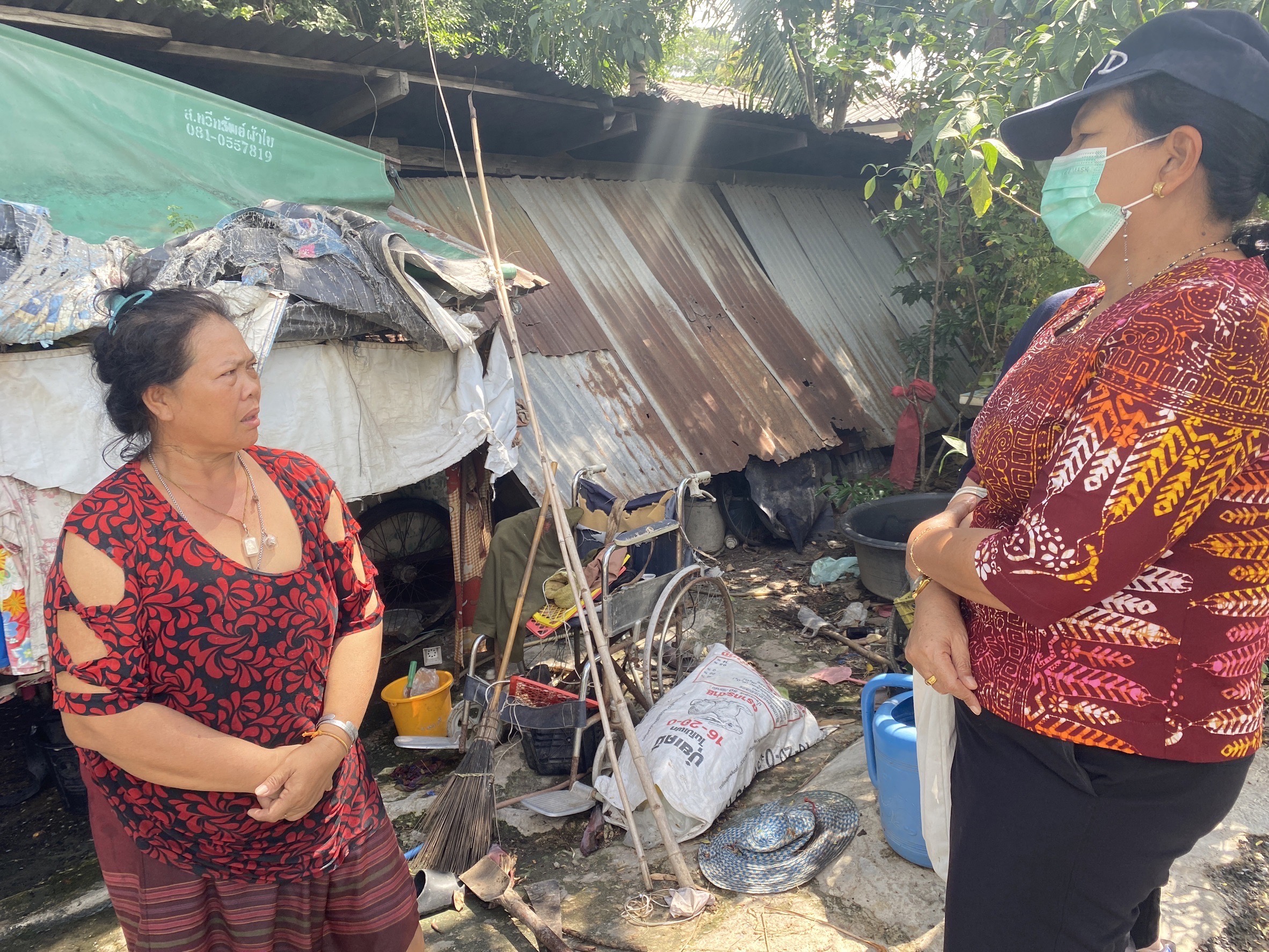 ”สพอ.ไทรน้อย ลงพื้นที่สำรวจติดตามครัวเรือนเป้าหมายตกเกณฑ์ จปฐ. ประจำปี 2567 พร้อมติดตามสนับสนุนการดำเนินโครงการแก้ไขปัญหาความยากจน (กข.คจ.) “