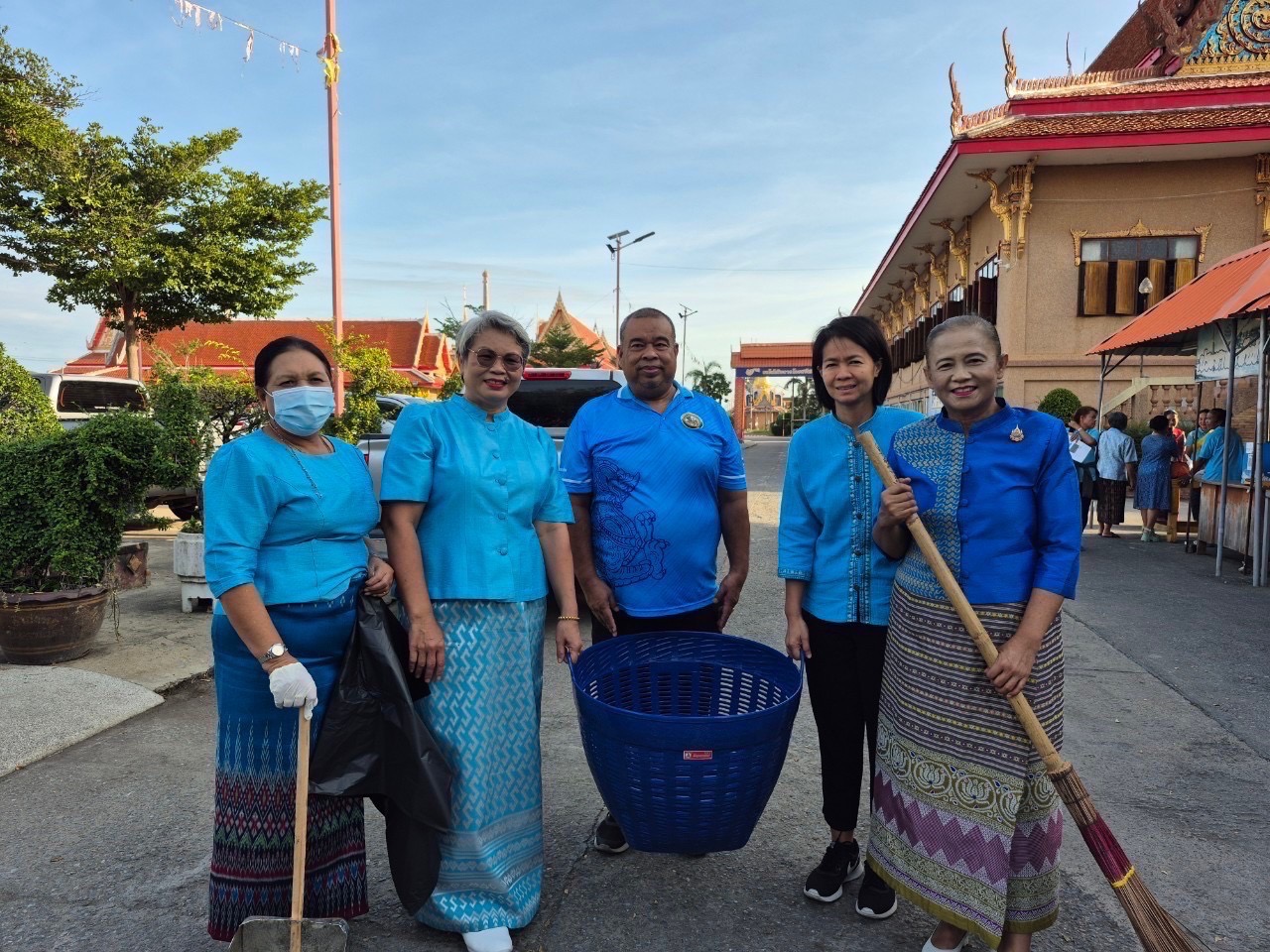 “สพอ.ไทรน้อยดำเนินการจัดกิจกรรม ๒๕ พฤศจิกายน วันกองทุนแม่ของแผ่นดิน ภายใต้แนวคิด “๒ ทศวรรษ กองทุนแม่ของแผ่นดิน ครอบครัวอบอุ่น ชุมชนเข้มแข็ง”