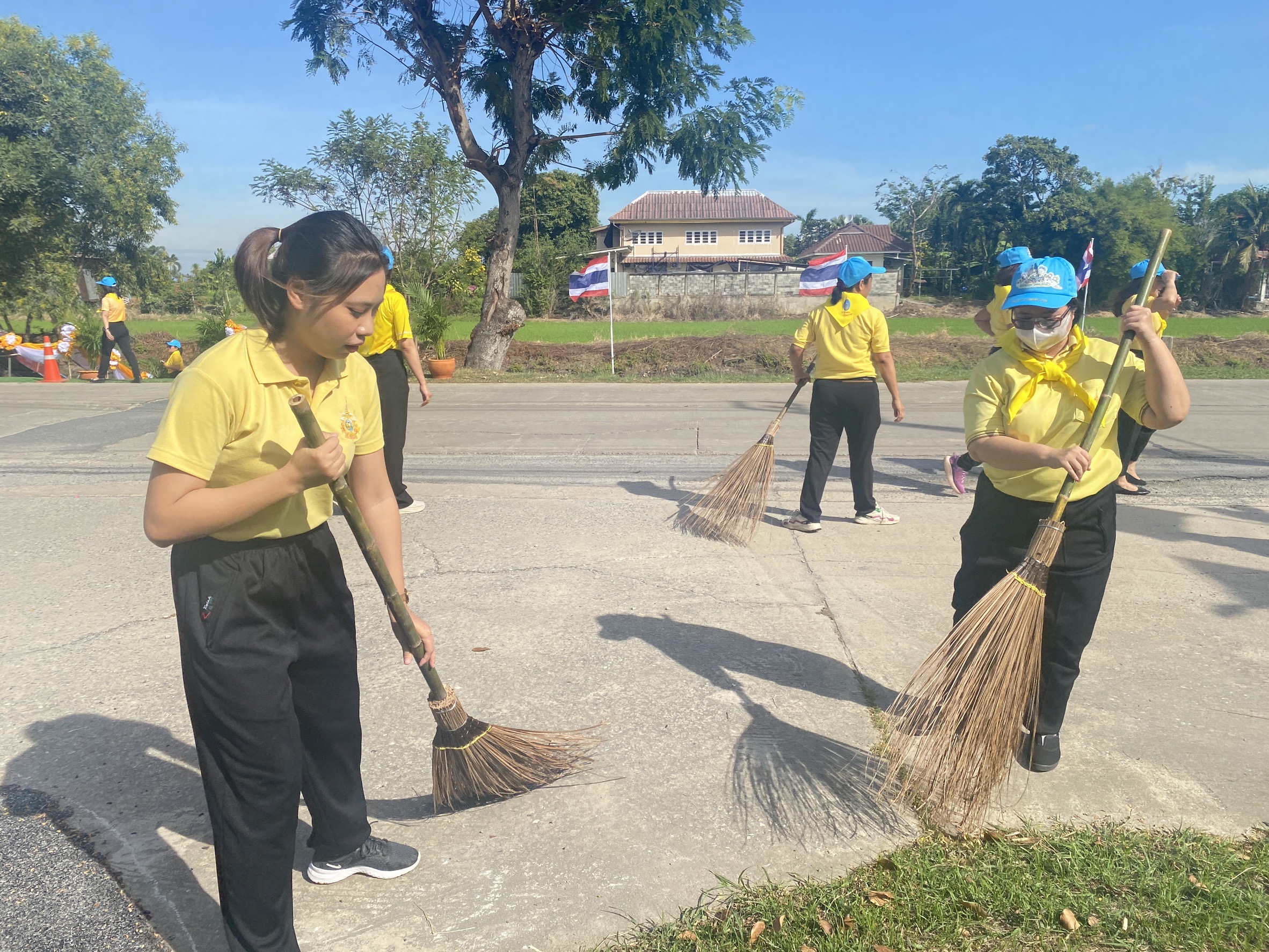 ”สพอ.ไทรน้อยเข้าร่วมกิจกรรมจิตอาสา เราทำความ ดี ด้วยหัวใจ ณ ตำบลราษฎ์นิยม อำเภอไทรน้อย“