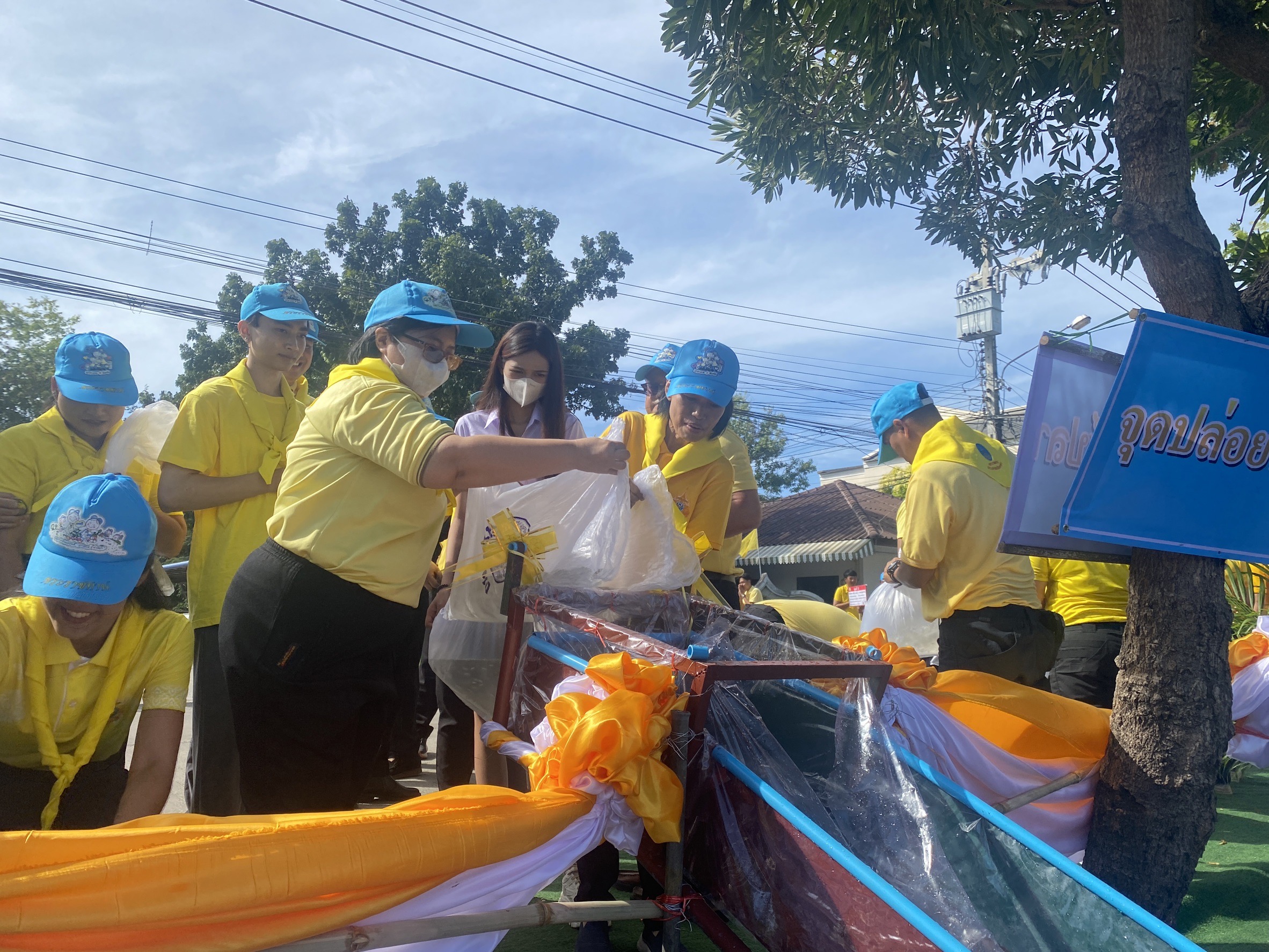 ”สพอ.ไทรน้อยเข้าร่วมกิจกรรมจิตอาสา เราทำความ ดี ด้วยหัวใจ ณ ตำบลราษฎ์นิยม อำเภอไทรน้อย“