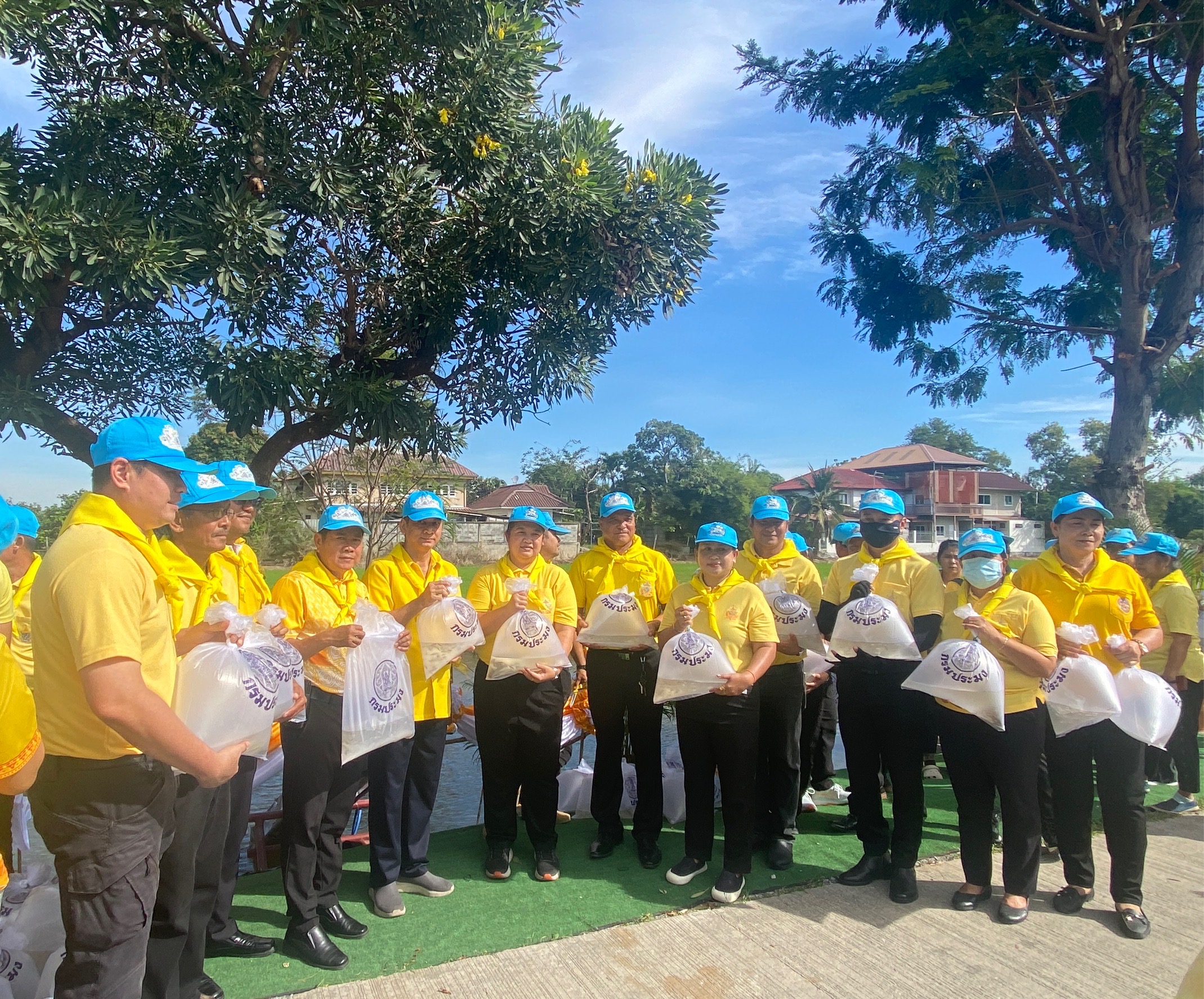 ”สพอ.ไทรน้อยเข้าร่วมกิจกรรมจิตอาสา เราทำความ ดี ด้วยหัวใจ ณ ตำบลราษฎ์นิยม อำเภอไทรน้อย“