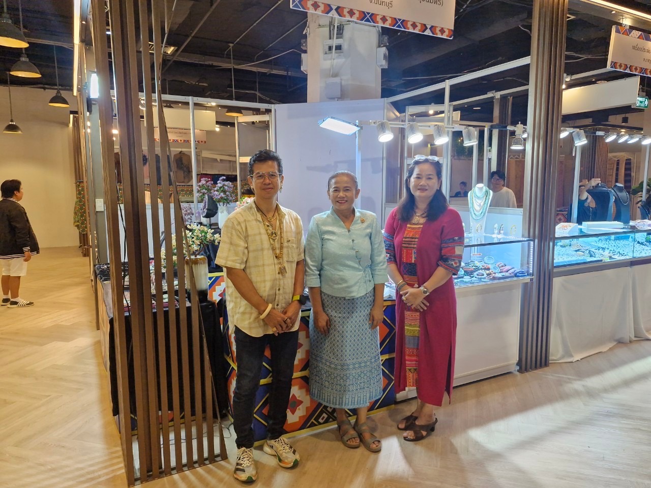 พช.นนทบุรีร่วมพิธีเปิดงาน PHENIX “OTOP DESTINATION ศูนย์รวมสินค้า OTOP ที่ดีที่สุดในกรุงเทพมหานคร”