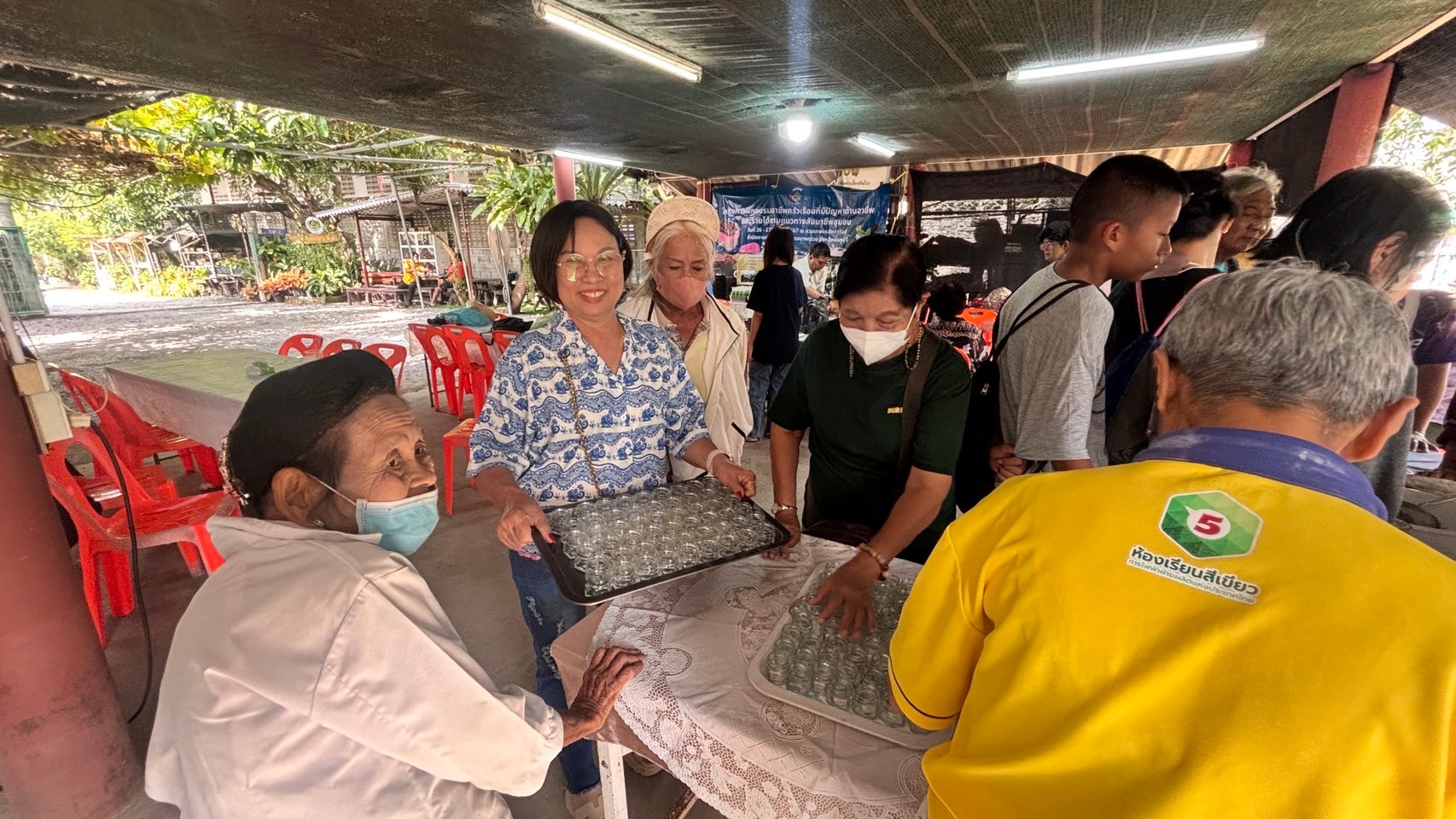 พช.บางกรวย ดำเนินโครงการฝึกอบรมอาชีพครัวเรือนที่มีปัญหาด้านอาชีพและรายได้ ตามแนวทางสัมมาชีพชุมชน วันที่ 2