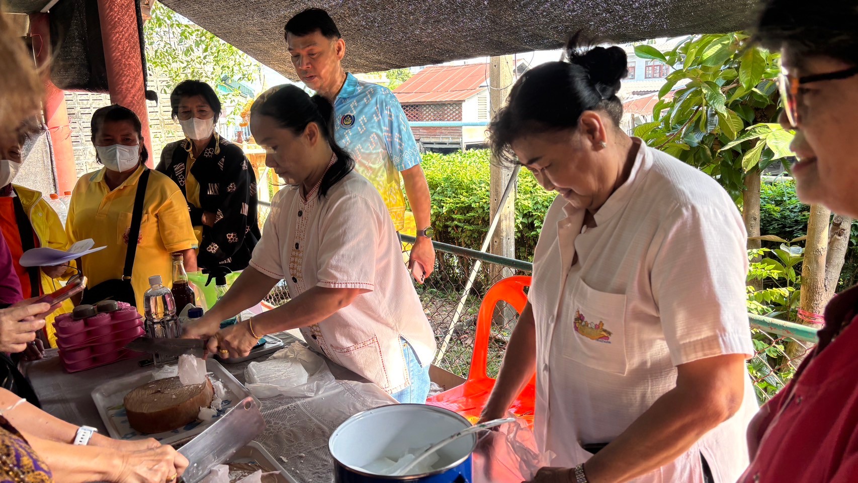 พช.บางกรวย ดำเนินโครงการฝึกอบรมอาชีพครัวเรือนที่มีปัญหาด้านอาชีพและรายได้ ตามแนวทางสัมมาชีพชุมชน วันที่ 1