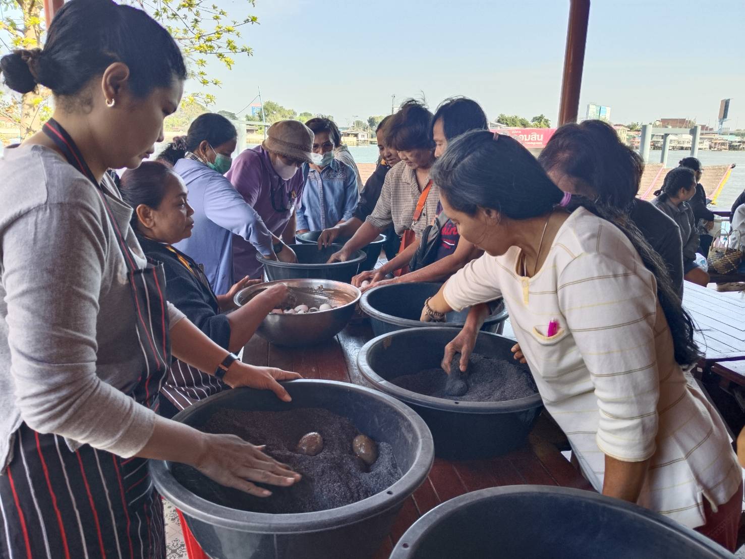 พช.ปากเกร็ด ดำเนินโครงการฝึกอบรมอาชีพครัวเรือนที่มีปัญหาด้านอาชีพและรายได้ ตามแนวทางสัมมาชีพชุมชน
