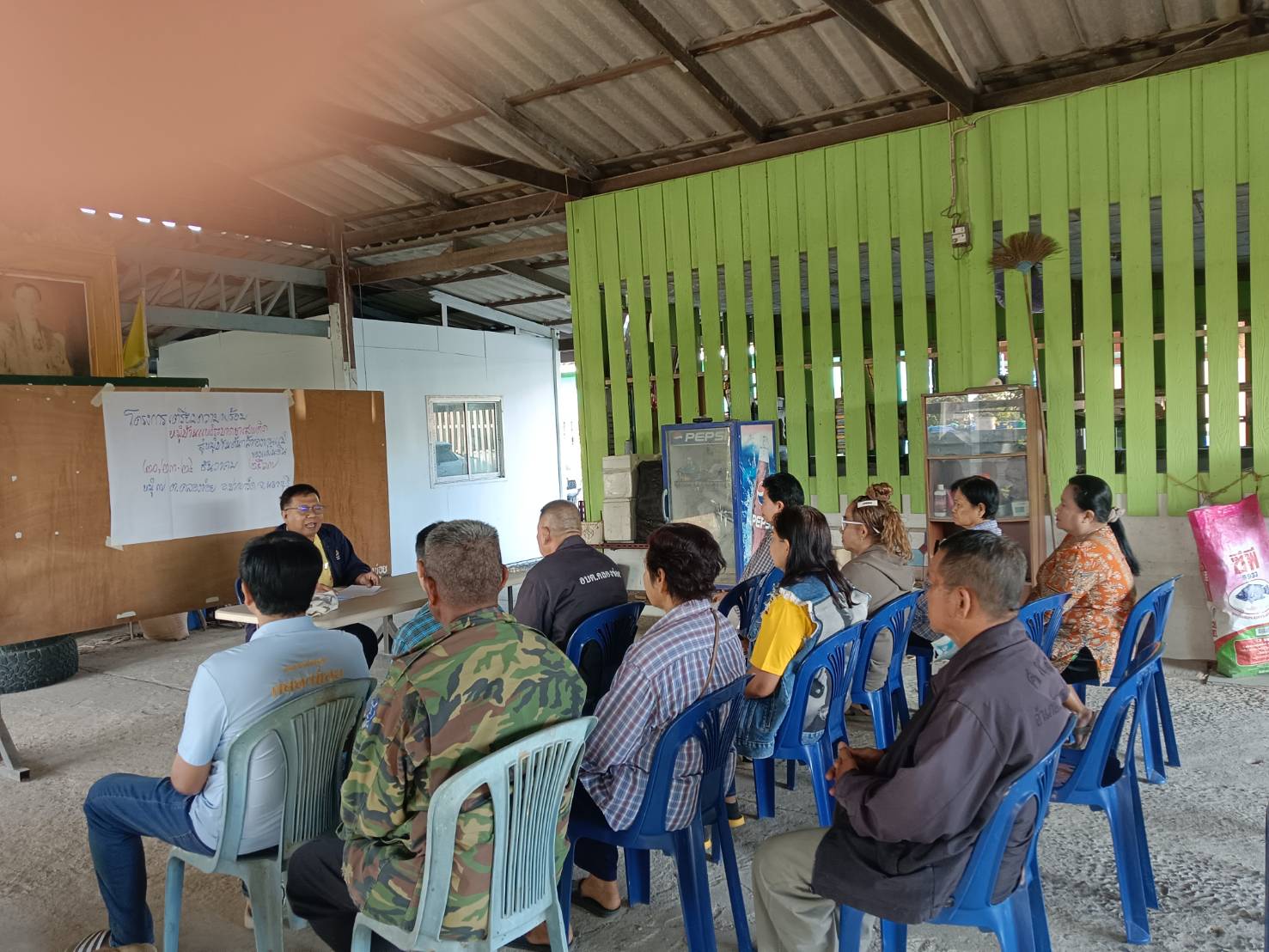 สำนักงานพัฒนาชุมชนอำเภอปากเกร็ด ดำเนินโครงการเตรียมความพร้อมหมู่บ้านแพร่ระบาดยาเสพติดพัฒนาสู่หมู่บ้านต้นกล้ากองทุนแม่ของแผ่นดิน