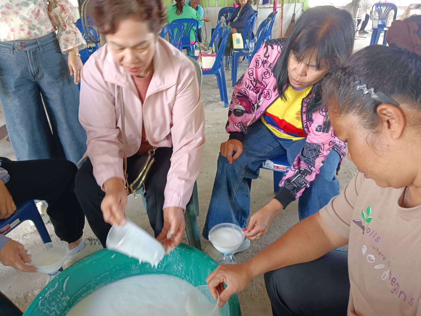 สำนักงานพัฒนาชุมชนอำเภอปากเกร็ด ดำเนินโครงการเตรียมความพร้อมหมู่บ้านแพร่ระบาดยาเสพติดพัฒนาสู่หมู่บ้านต้นกล้ากองทุนแม่ของแผ่นดิน