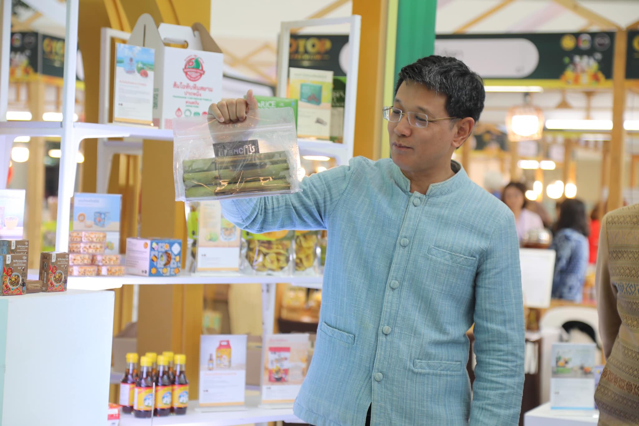 พช. โชว์ OTOP PREMIUM 2567  ภายใต้โครงการพัฒนาผลิตภัณฑ์ Premium สู่สากล ประเภทอาหาร เครื่องดื่ม และสมุนไพรที่ไม่ใช่อาหาร วันที่ 24 ธันวาคม 2567 ณ  ลานอเนกประสงค์ ชั้น 2 อาคารรัฐประศาสนภักดี ศูนย์ราชการ