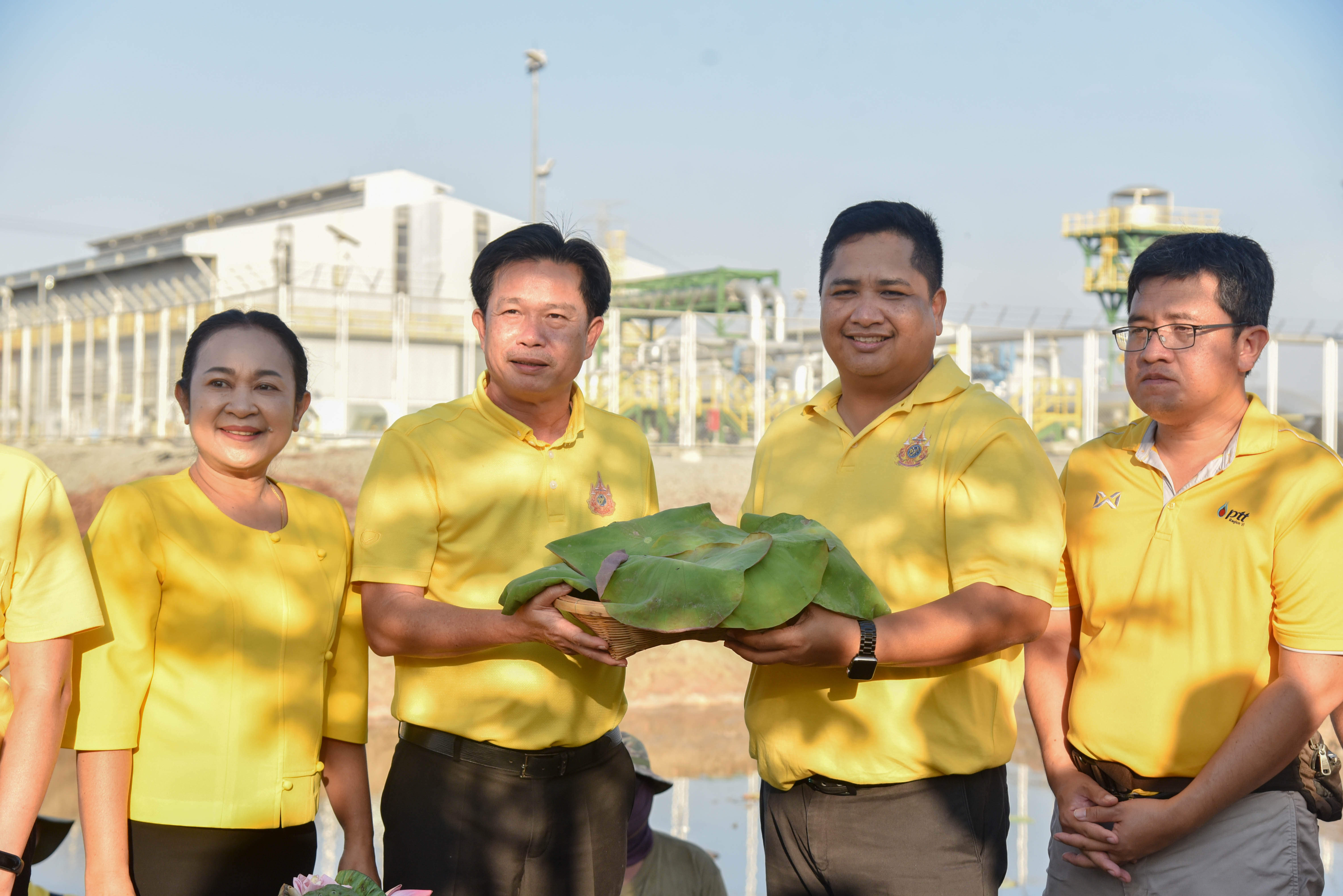 พช.นนทบุรีร่วมกิจกรรมโครงการ การพัฒนาบริหารจัดการน้ำรูปแบบ “โคก หนอง นา โมเดล : การผสมผสานระหว่างวิถีชุมชน และท่อส่งก๊าซธรรมชาติใต้ดิน” เพื่อเฉลิมพระเกียรติพระบาทสมเด็จพระเจ้าอยู่หัว เนื่องในโอกาสมหามงคลเฉลิมพระชนมพรรษา 6 รอบ 28 กรกฎาคม 2567