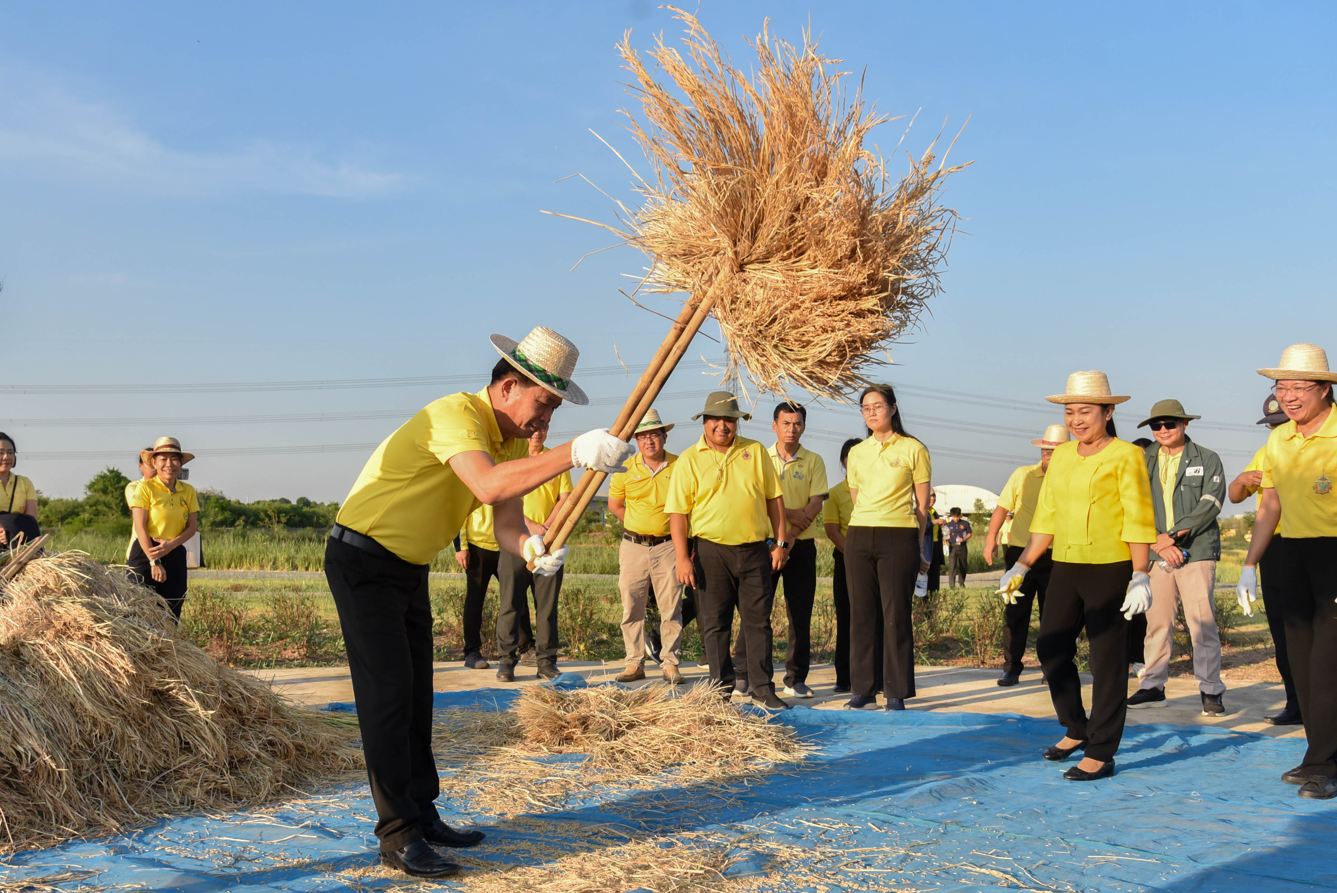 พช.นนทบุรีร่วมกิจกรรมโครงการ การพัฒนาบริหารจัดการน้ำรูปแบบ “โคก หนอง นา โมเดล : การผสมผสานระหว่างวิถีชุมชน และท่อส่งก๊าซธรรมชาติใต้ดิน” เพื่อเฉลิมพระเกียรติพระบาทสมเด็จพระเจ้าอยู่หัว เนื่องในโอกาสมหามงคลเฉลิมพระชนมพรรษา 6 รอบ 28 กรกฎาคม 2567