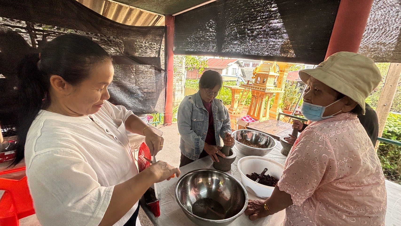 พช.บางกรวย ดำเนินโครงการฝึกอบรมอาชีพครัวเรือนที่มีปัญหาด้านอาชีพและรายได้ ตามแนวทางสัมมาชีพชุมชน วันที่ 2