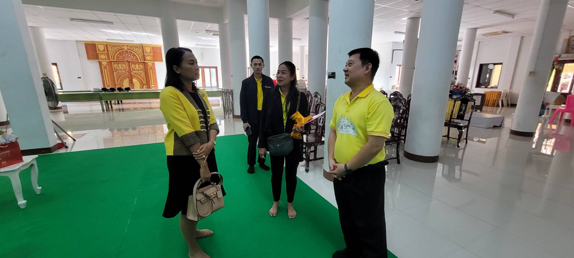 พช.นนท์เข้าพบกราบนมัสการพระคุณเจ้า ท่านเจ้าคณะจังหวัดนนทบุรี นำเรียนการจัดกิจกรรมทอดผ้าป่าสมทบกองทุนพัฒนาเด็กชนบท