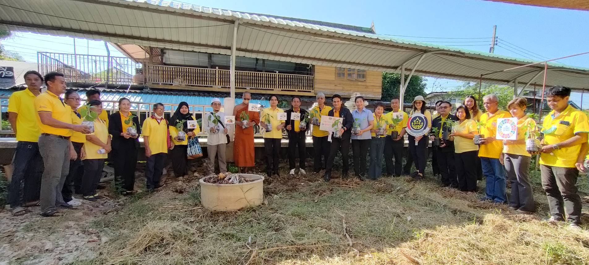 สำนักงานพัฒนาชุมชนอำเภอปากเกร็ดดำเนินการขับเคลื่อนตำบลเข้มแข็ง ตามหลักปรัชญาของเศรษฐกิจพอเพียง ตำบลเกาะเกร็ด อำเภอปากเกร็ด