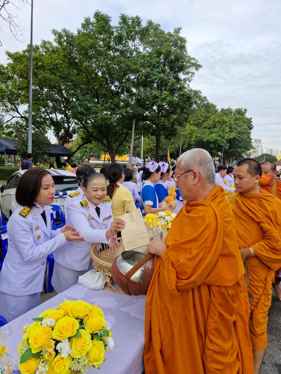 พช.นนท์ ร่วมพิธีทำบุญตักบาตรถวายพระราชกุศล เนื่องในวันคล้ายวันพระบรมราชสมภพพระบาทสมเด็จพระบรมชนกาธิเบศร มหาภูมิพลอดุลยเดชมหาราช บรมนาถบพิตร วันชาติ และวันพ่อแห่งชาติ 5 ธันวาคม 2567
