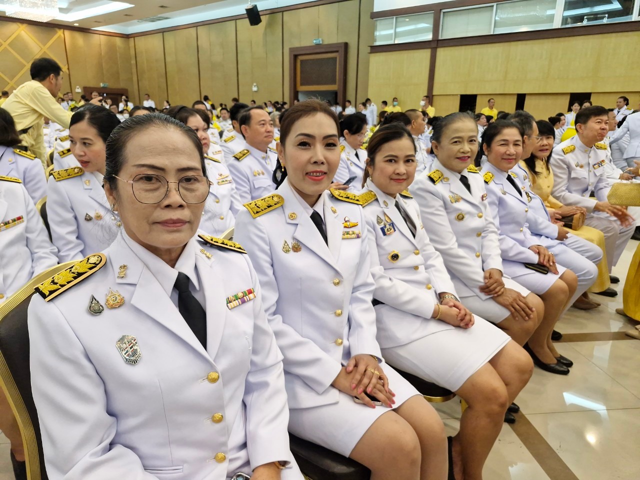 พช.นนท์ ร่วมพิธีเจริญพระพุทธมนต์ถวายพระราชกุศล และพิธีถวายพานพุ่มดอกไม้ถวายราชสักการะ เนื่องในวันคล้ายวันพระบรมราชสมภพพระบาทสมเด็จพระบรมชนกาธิเบศร มหาภูมิพลอดุลยเดชมหาราช บรมนาถบพิตร วันชาติ และวันพ่อแห่งชาติ 5 ธันวาคม 2567