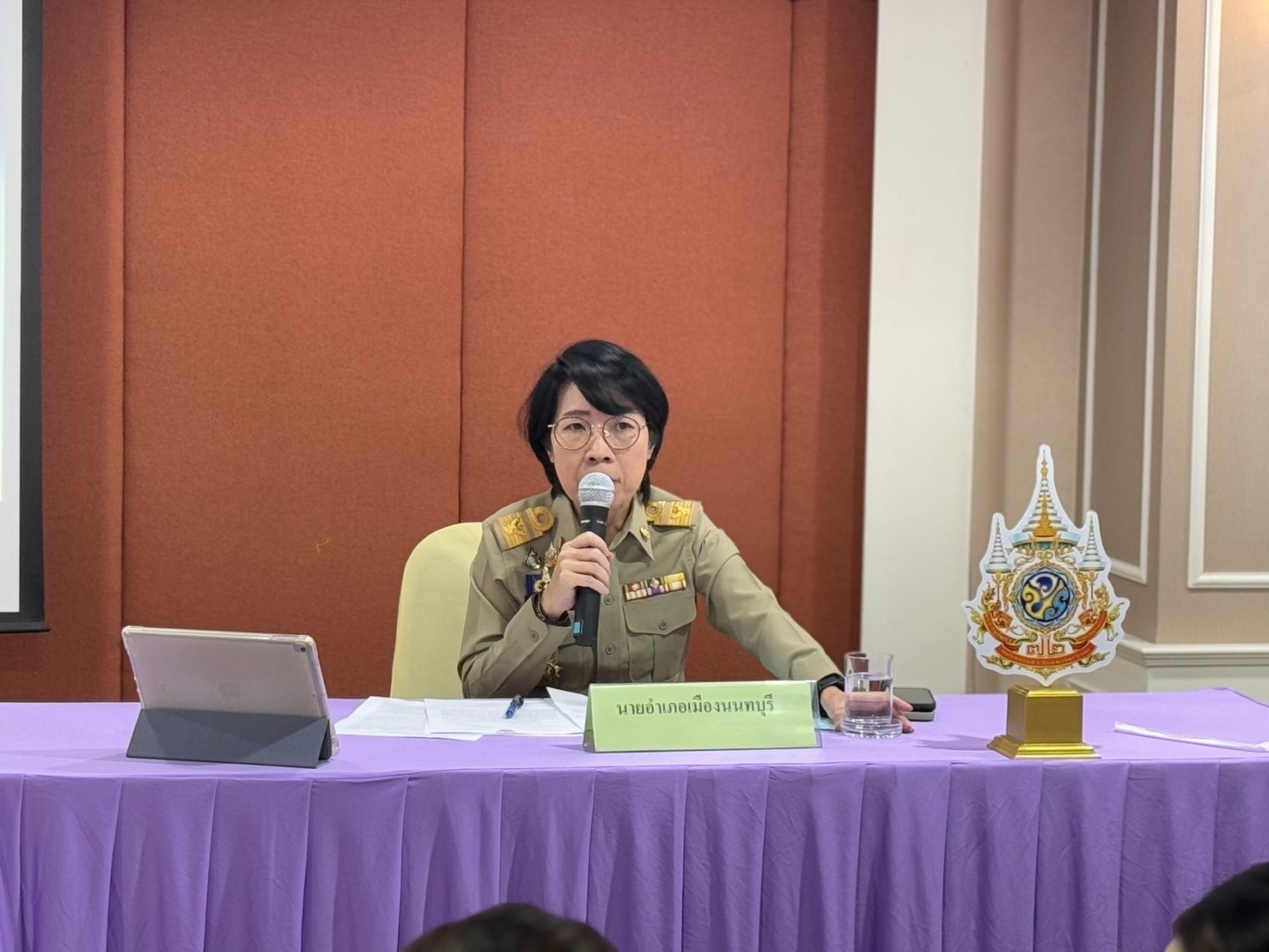 สพอ.เมืองนนทบุรีร่วมประชุมประจำเดือนหัวหน้าส่วนราชการ ผู้บริหารองค์การปกครองส่วนท้องถิ่น หัวหน้าหน่วยงานรัฐวิสาหกิจ คณะกรรมการรักษาความมั่นคงฯ คณะกรรมการ ศป.ปส.อ.เมืองนนทบุรี และกำนัน ผู้ใหญ่บ้าน ครั้งที่ 12/2567