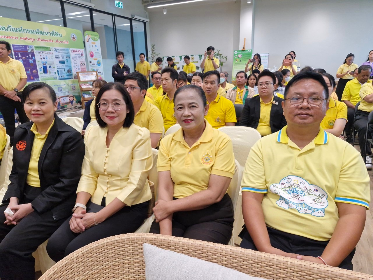 พช.นนท์ร่วมเปิดงานวันดินโลก ประจำปี 2567 เพื่อน้อมรำลึกในพระมหากรุณาธิคุณพระบาทสมเด็จพระบรมชนกาธิเบศร มหาภูมิพลอดุลยเดชมหาราช บรมนาถบพิตร “นักวิทยาศาสตร์ดินเพื่อมนุษยธรรม” เนื่องในวันดินโลก