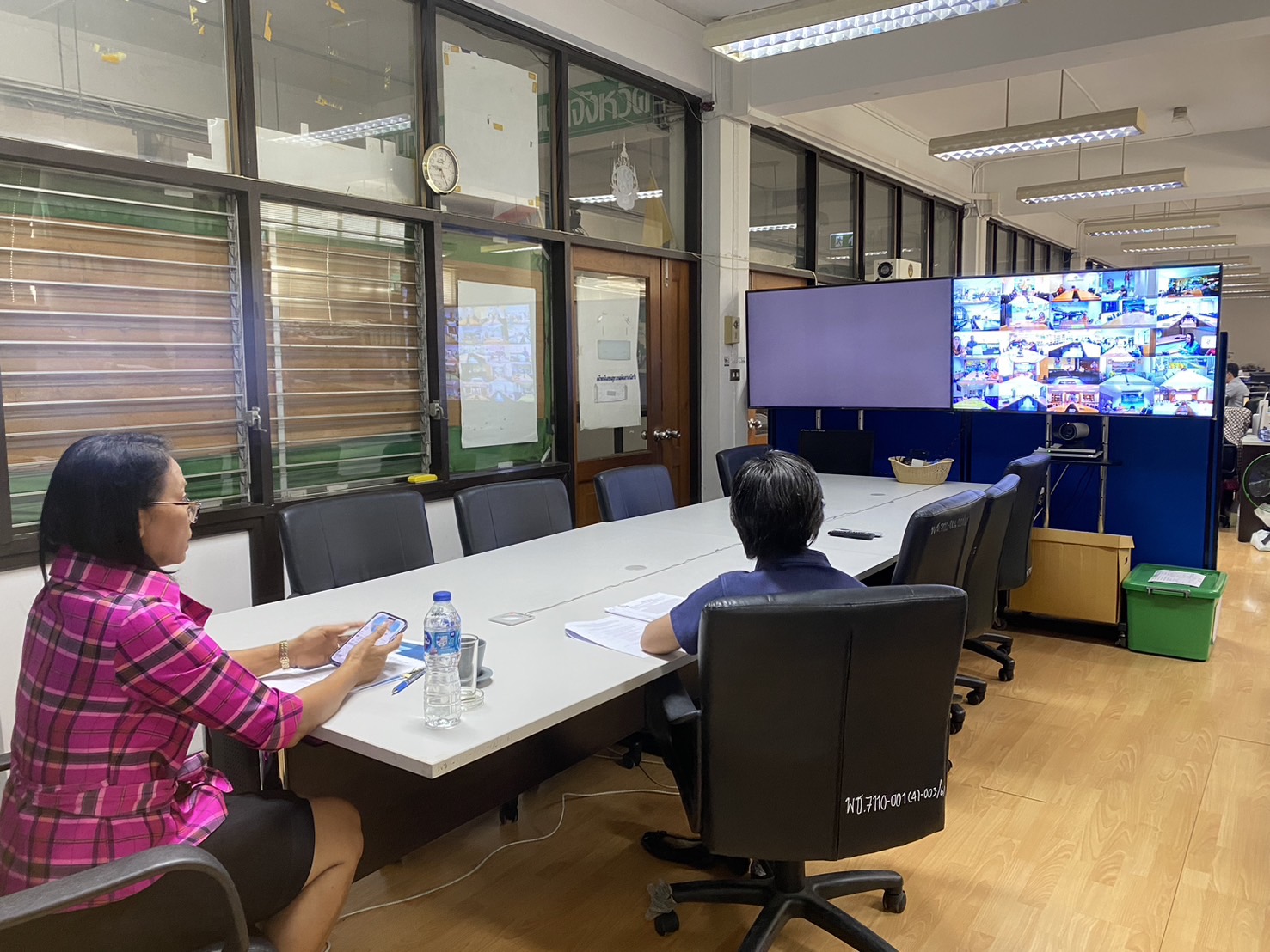 พช.นนท์ ร่วมรับฟังการประชุมชี้แจงแนวทางการสมัครและหลักเกณฑ์การพิจารณารางวัลเลิศรัฐ ประจำปีงบประมาณ พ.ศ. 2568 ผ่านระบบวีดีทัศน์ทางไกล (Video Conference)