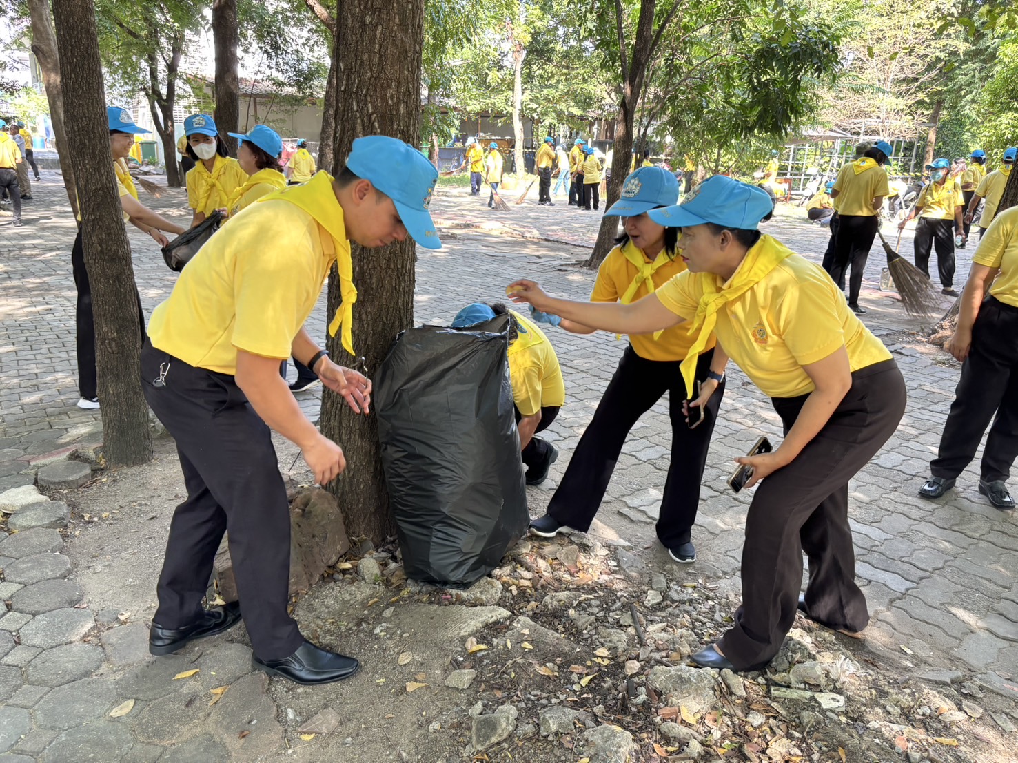 🌻พช.บางบัวทอง ร่วมกิจกรรมจิตอาสาเนื่องในโอกาสวันคล้ายวันพระบรมราชสมภพ ของสมเด็จพระบรมชนกาธิเบศรมหาภูมิพลอดุยเดชมหาราช บรมนาถบพิตร 5 ธันวาคม 2567