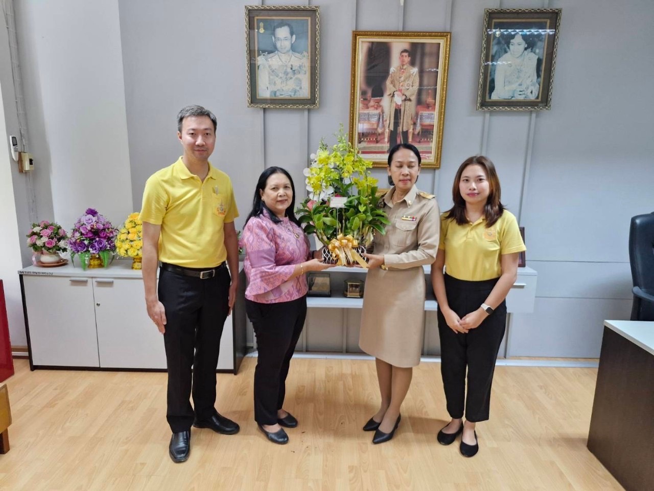 พช.นนท์ ร่วมแสดงความยินดีกับนางประภา ปานนิตยกุล พัฒนาการจังหวัดนนทบุรี