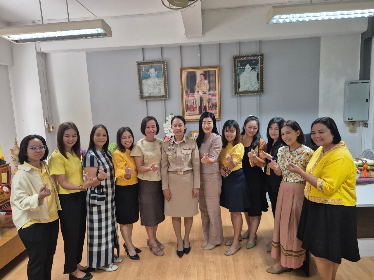 พช.นนท์ ร่วมแสดงความยินดีกับนางประภา ปานนิตยกุล พัฒนาการจังหวัดนนทบุรี