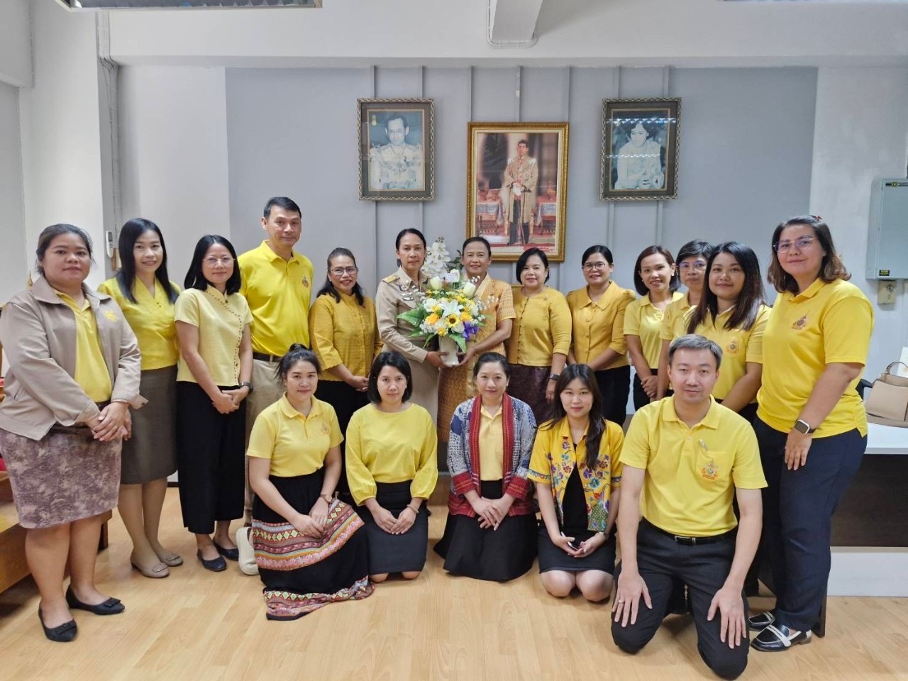 พช.นนท์ ร่วมแสดงความยินดีกับนางประภา ปานนิตยกุล พัฒนาการจังหวัดนนทบุรี