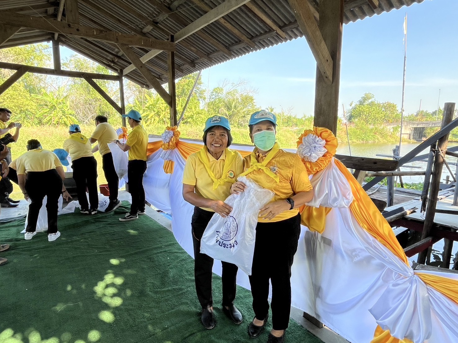 ”สพอ.ไทรน้อยเข้าร่วมกิจกรรมจิตอา ณ วัดคลองเจ้า ตำบลทวีวัฒนา อำเภอไทรน้อย“