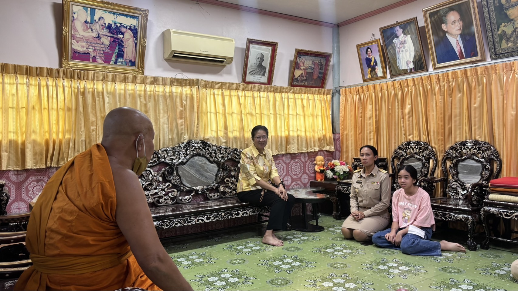 พช.นนท์ลงพื้นที่เยี่ยมเยียนศูนย์ทอผ้าจังหวัดนนทบุรี “กลุ่มรวมใจรักษ์มหาสวัสดิ์”