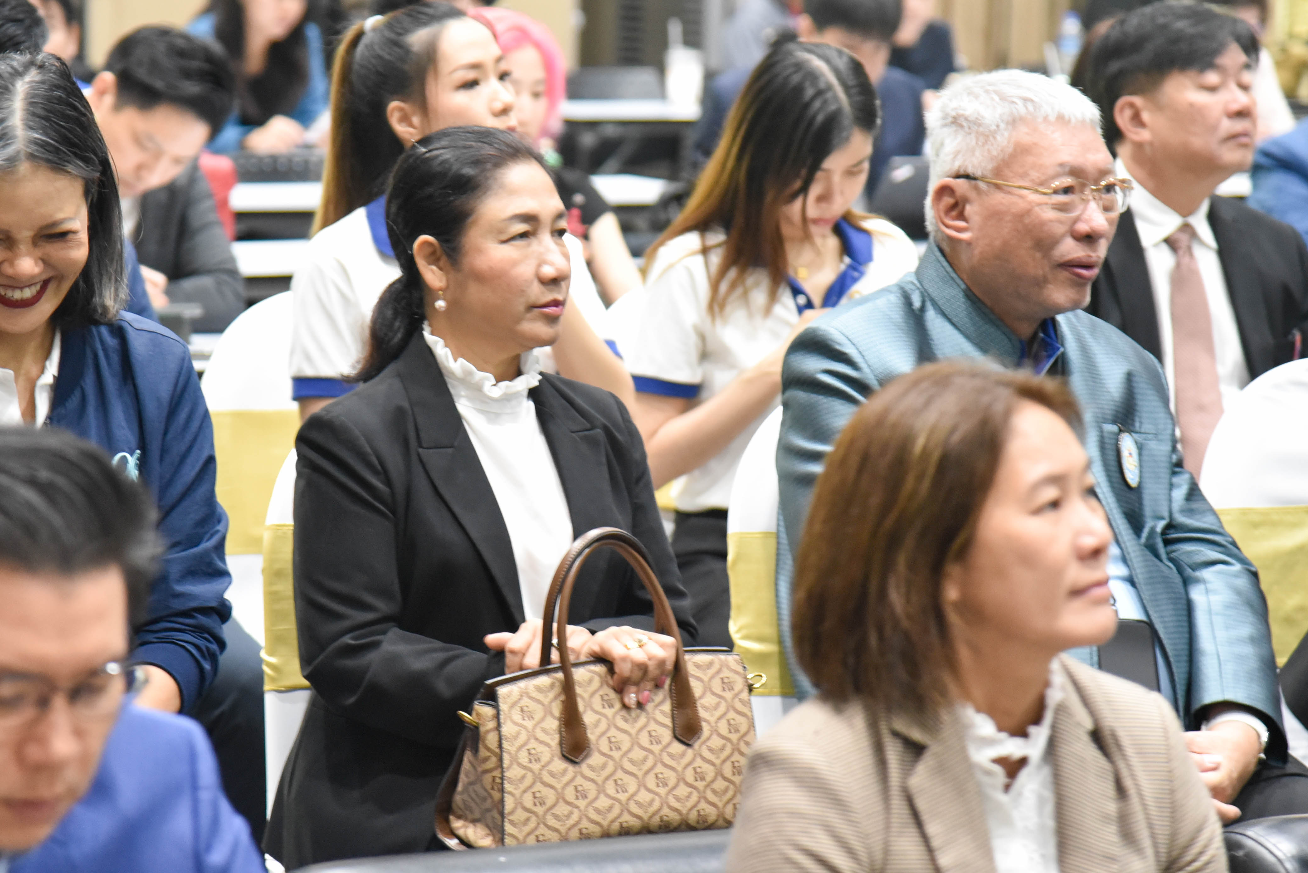 พช.นนทบุรีร่วมพิธีเปิดกิจกรรม “Big Match” ครั้งที่ 3