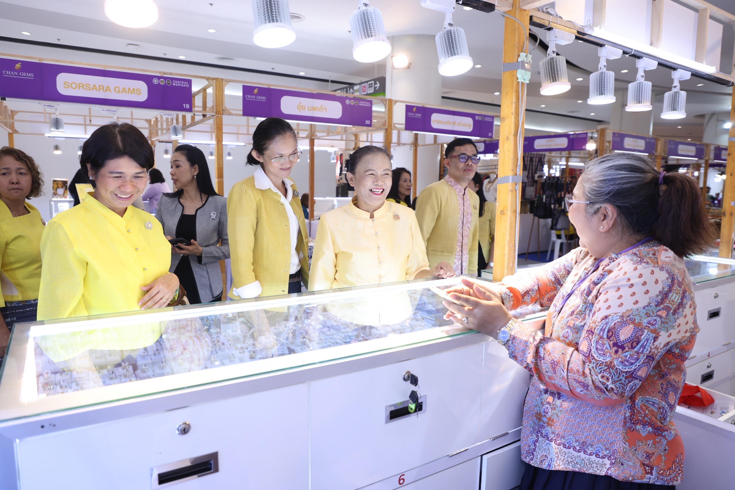 พช.นนท์ ร่วมพิธีเปิดงาน  “CHAN GEMS สวรรค์แห่งเมืองอัญมณี สุดยอดของดีเมืองจันท์ ”