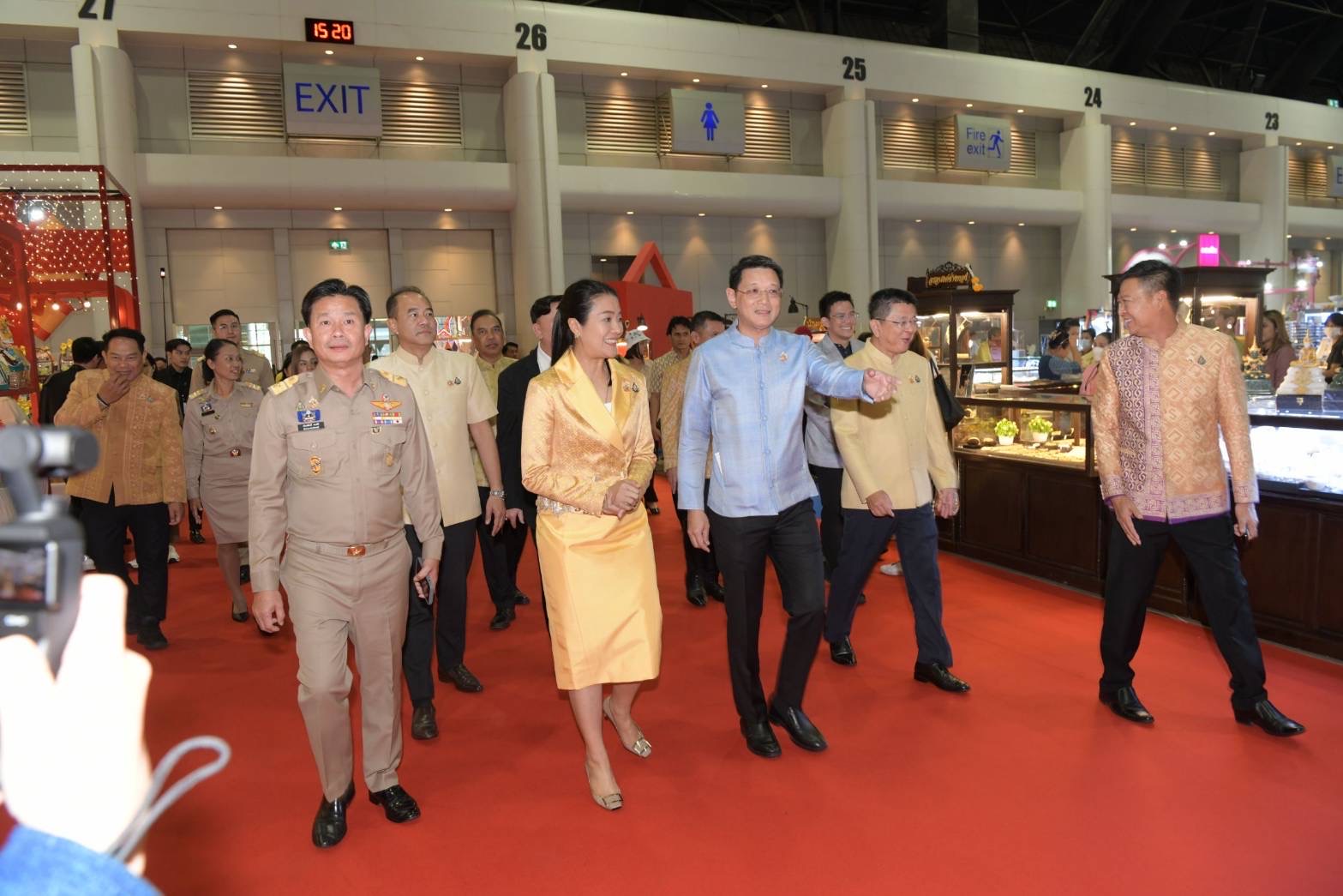 พช.นนท์ร่วมพิธีเปิดงาน OTOP City 2024 “มอบความสุขด้วยของขวัญล้ำค่า จากภูมิปัญญาไทย”