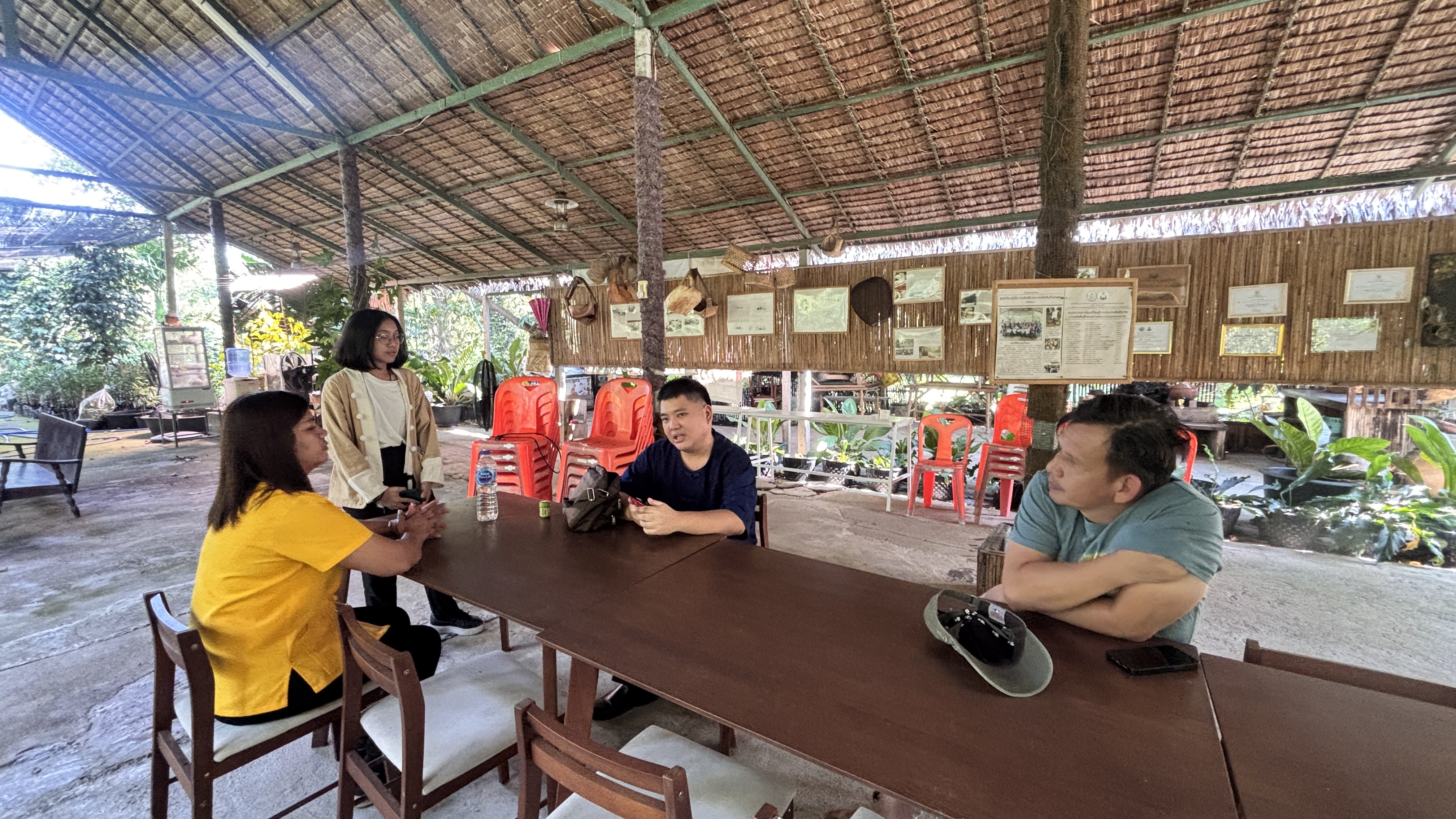 พช.บางกรวย ลงพื้นที่ศูนย์เรียนรู้การเพิ่มประสิทธิภาพการผลิตสินค้าเกษตร (ศพก.) อำเภอบางกรวย