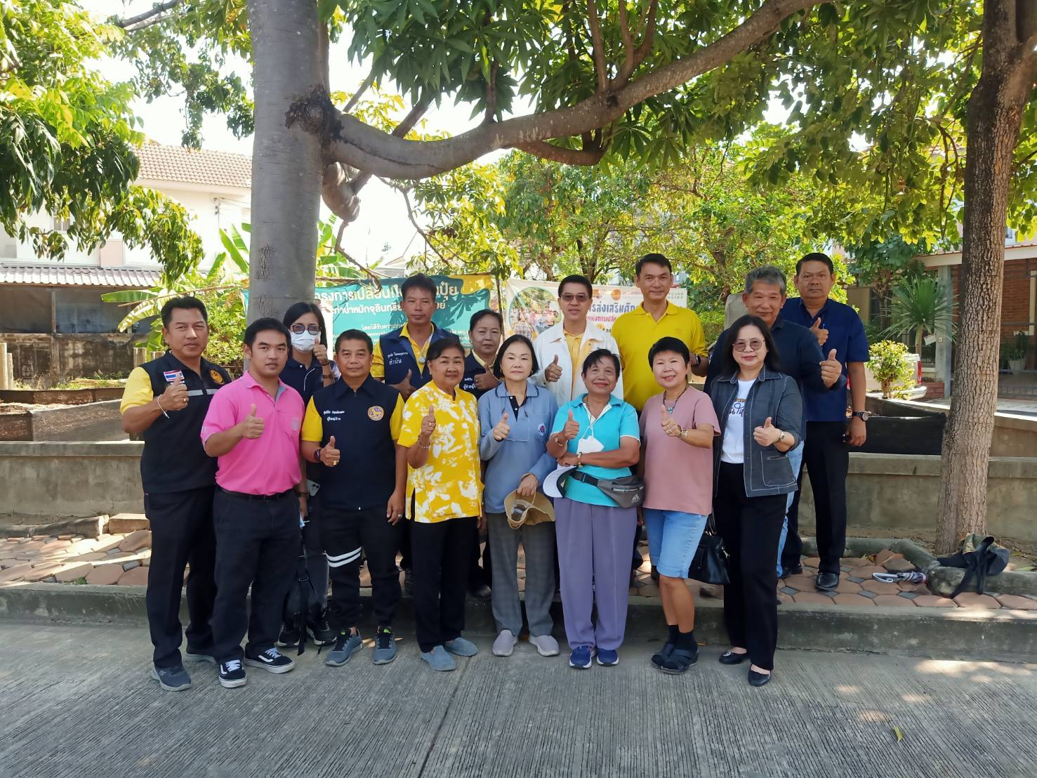 สพอ.บางกรวยลงพื้นที่ติดตามการดำเนินงาน โครงการสร้างเสวียน เปลี่ยน! ใบไม้เป็นปุ๋ย