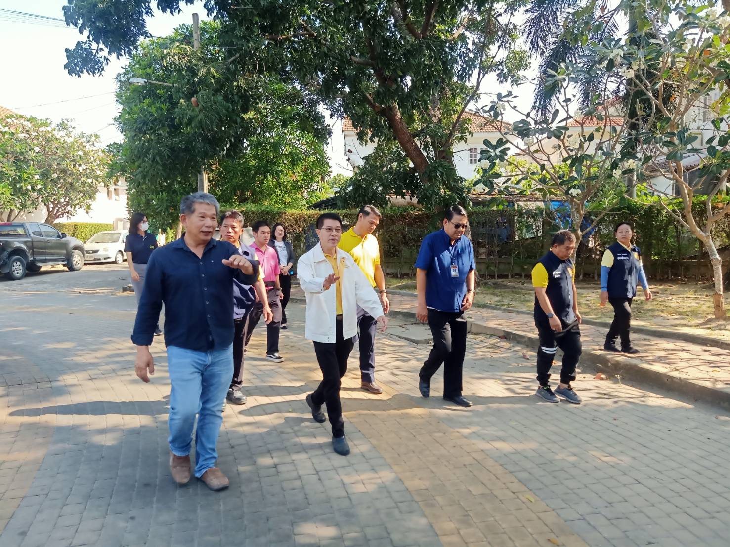 สพอ.บางกรวยลงพื้นที่ติดตามการดำเนินงาน โครงการสร้างเสวียน เปลี่ยน! ใบไม้เป็นปุ๋ย