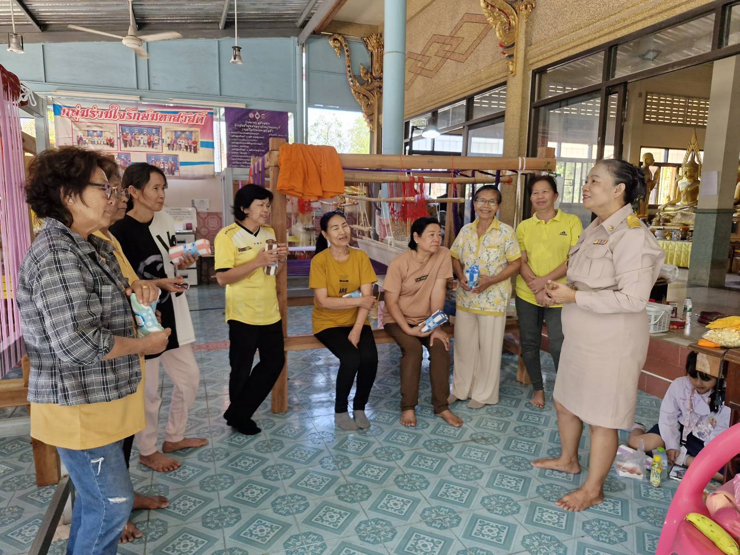 📢🏆🧵สพจ.นนทบุรีร่วมกับสพอ.บางกรวยลงพื้นที่ตรวจเยี่ยมและให้กำลังใจสมาชิกกลุ่มทอผ้าจังหวัดนนทบุรี