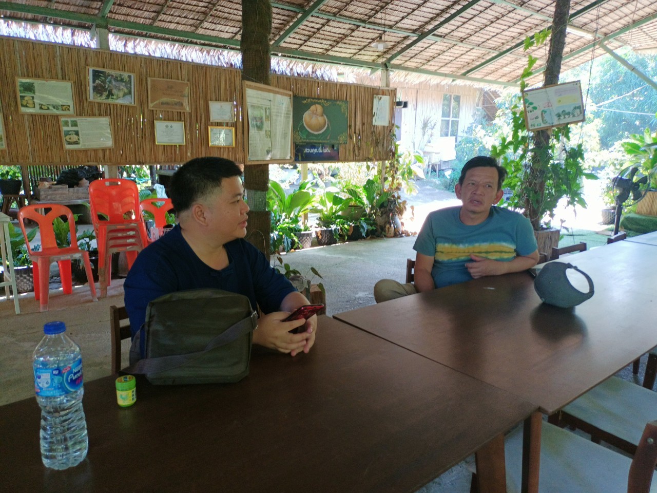 พช.บางกรวย ลงพื้นที่ศูนย์เรียนรู้การเพิ่มประสิทธิภาพการผลิตสินค้าเกษตร (ศพก.) อำเภอบางกรวย