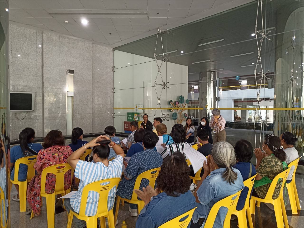 สพอ.บางกรวยร่วมประชุมผู้ประกอบการตลาดประชารัฐกฟผ. ประจำปี2568